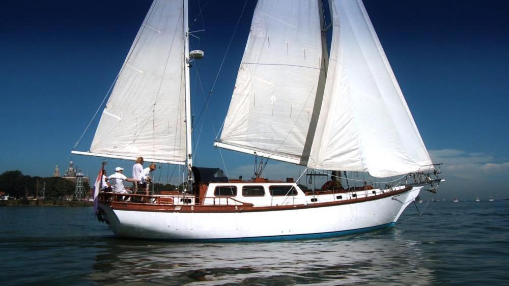Classic Sailing Ship In Center Of Enkhuizen! Екстер'єр фото